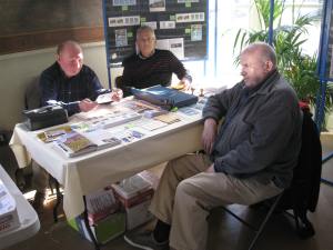 Le stand AFE-AEC avec Michel BEZARD, Juan-Jose ARA-SOMOHANO et Roland CLERY